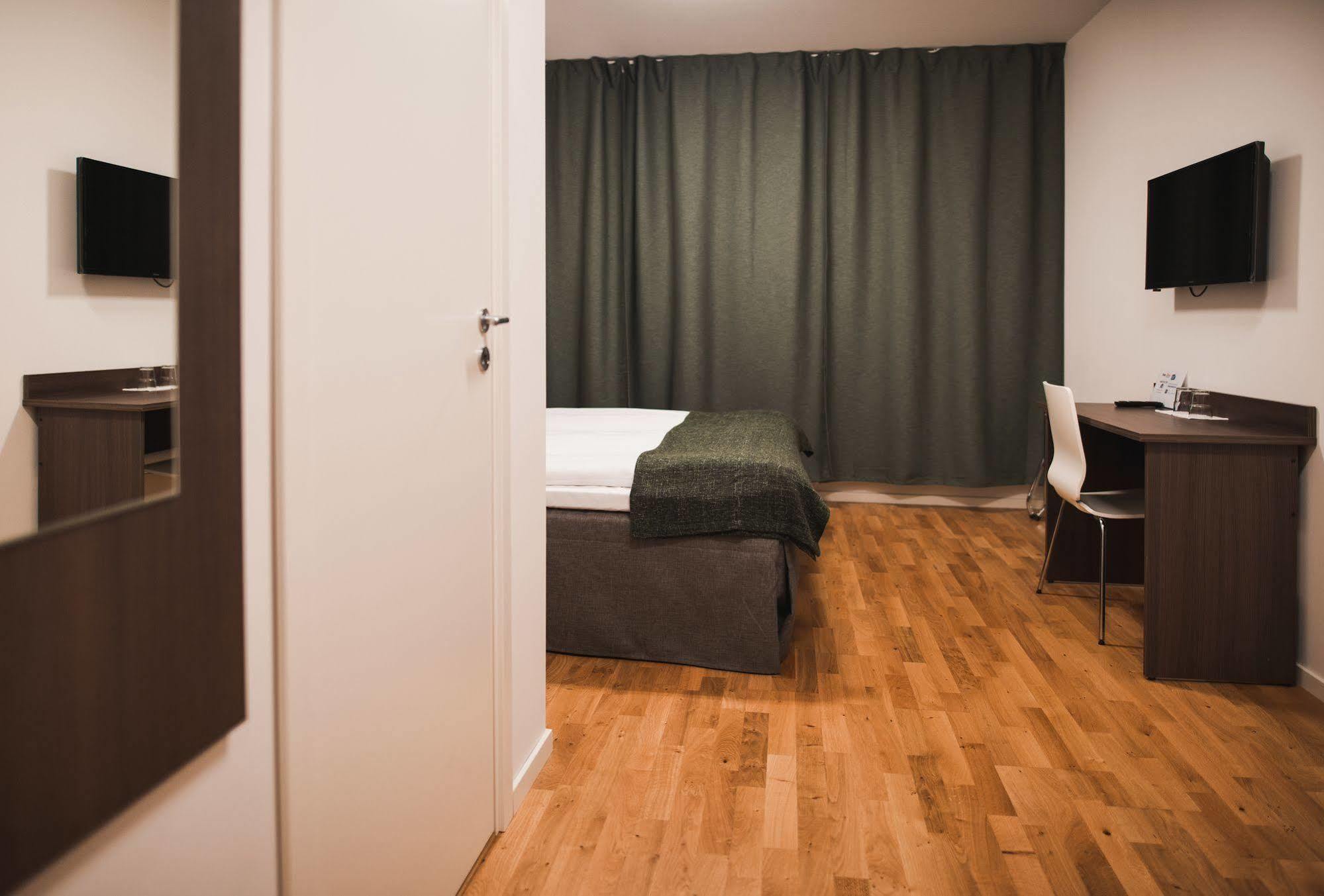 Stay Xtra Hotel Kista Stockholm Exterior photo